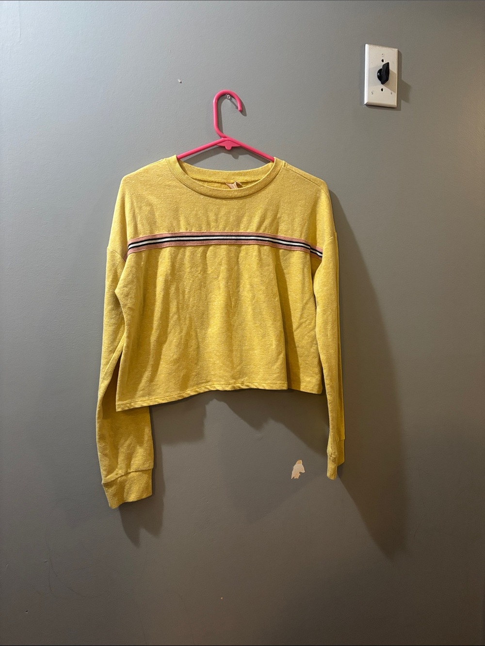 Large yellow cropped sweater